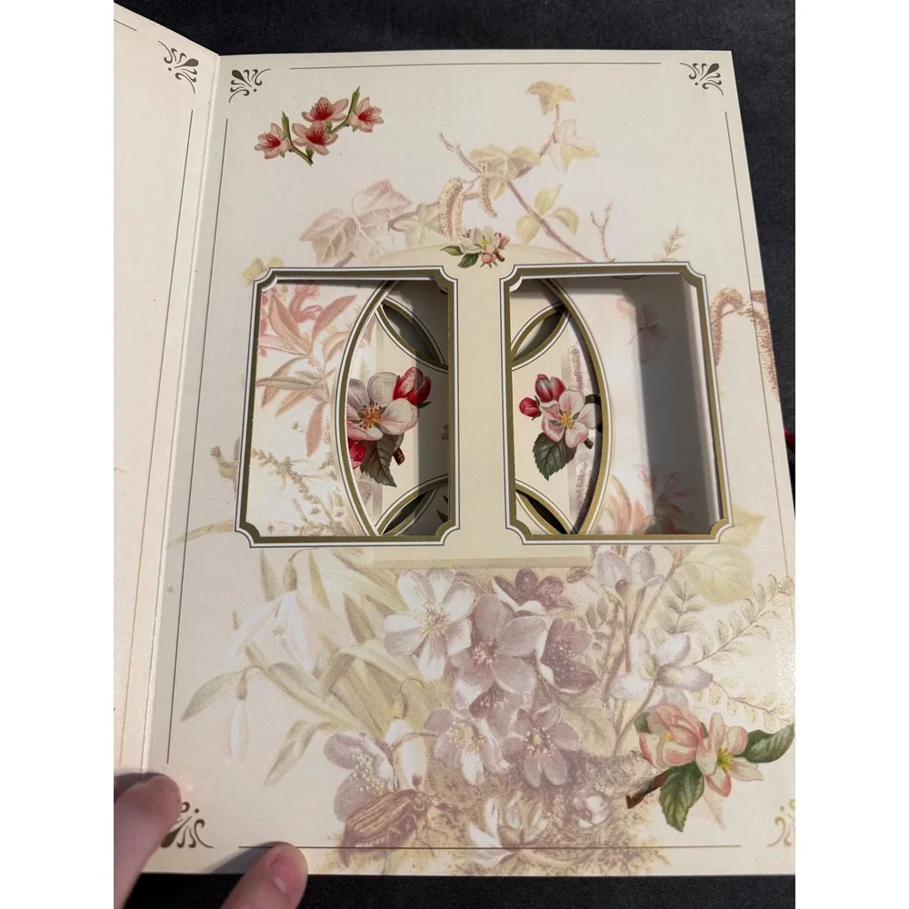 Robert Frederick‎ Family Photograph Album Vintage Floral Die Cut Frames 1999